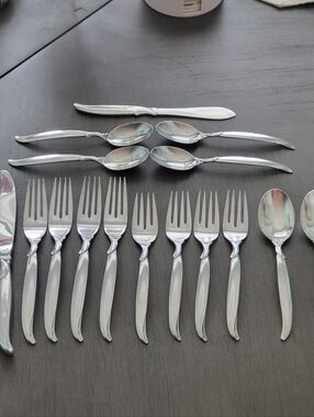 Vintage 1847 Rogers Bros. IS Flair,silver Plated 21 Pices Flatware Set